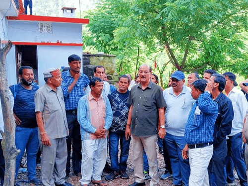 Image for कैबिनेट मंत्री सुबोध उनियाल ने आपदा से प्रभावित हुए क्षेत्रों का किया निरक्षण