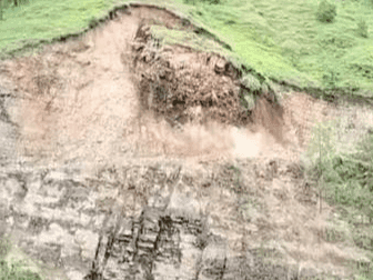 Image for यमकेश्वर ब्लॉक में भू-धंसाव की चपेट में कई गांव