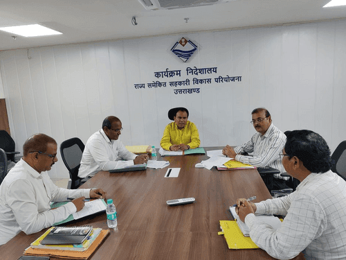 Image for कैबिनेट मंत्री डाॅ0 धन सिंह रावत ने सहकारिता विभाग के अधिकारियों के साथ की बैठक