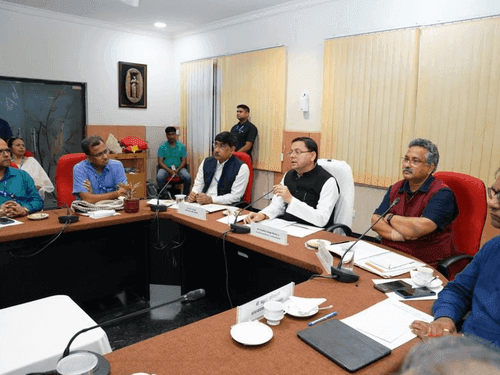 Image for सीएम धामी ने केन्द्र एवं राज्य के विभिन्न वैज्ञानिकों को किया सम्मानित