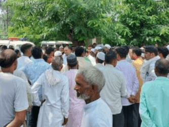 Image for ट्रैक्टर ट्राली ने बाइक सवार को मारी जोरदार टक्कर