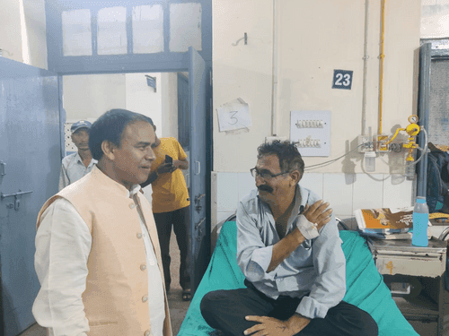 Image for स्वास्थ्य मंत्री डाॅ0 धन सिंह रावत ने दून अस्पताल का किया निरीक्षण