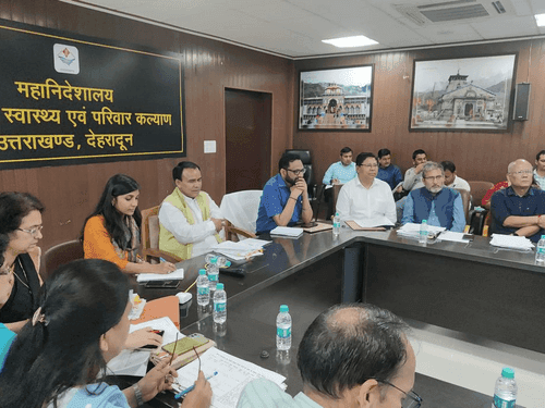 Image for स्वास्थ्य मंत्री डाॅ0 धन सिंह रावत ने श्रीनगर विधानसभा क्षेत्र की स्वास्थ्य सेवाओं की समीक्षा बैठक ली
