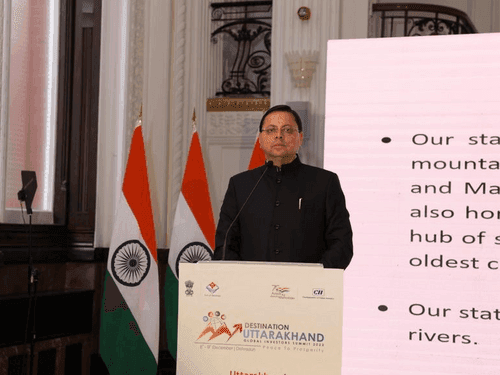 सीएम धामी ने रोड शो में प्रतिभाग करते हुए विभिन्न उद्योगपतियों के साथ की बैठक