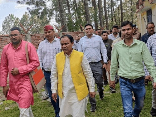 Image for स्वास्थ्य मंत्री डाॅ0 धन सिंह रावत ने श्रीनगर विधानसभा क्षेत्र की स्वास्थ्य सेवाओं की समीक्षा बैठक ली