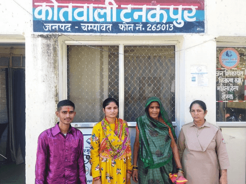 Image for परिजनों से बिछड़ी बुजुर्ग महिला को चंपावत पुलिस ने सकुशल किया बरामद