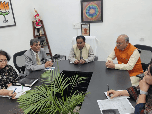 Image for स्वास्थ्य मंत्री डाॅ0 धन सिंह रावत ने स्वास्थ्य विभाग की ली समीक्षा बैठक