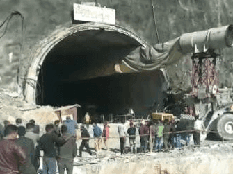 Image for उत्तरकाशी में निर्माणाधीन टनल का हिस्सा टूटा, कई मजदूरों के फंसे होने की आशंका