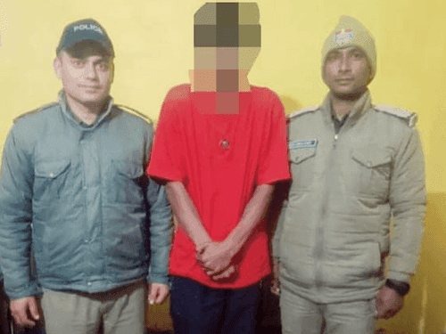Image for अवैध रुप से लोगों को शराब बेचने व परोसने पर पिथौरागढ़ पुलिस ने अभियुक्त किया गिरफ्तार