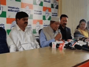 Image for कांग्रेस के विधायक रैट माइनर्स को अपने एक माह का वेतन देकर करेंगे सम्मानित