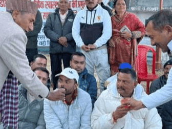 Image for 119 दिन बाद खत्म हुआ धरना, विधायक के आश्वासन पर माने आंदोलनकारी