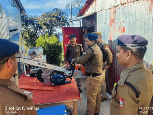 Image for मुख्य अग्निशमन अधिकारी अल्मोड़ा ने फायर स्टेशन रानीखेत का किया अर्द्धवार्षिक निरीक्षण