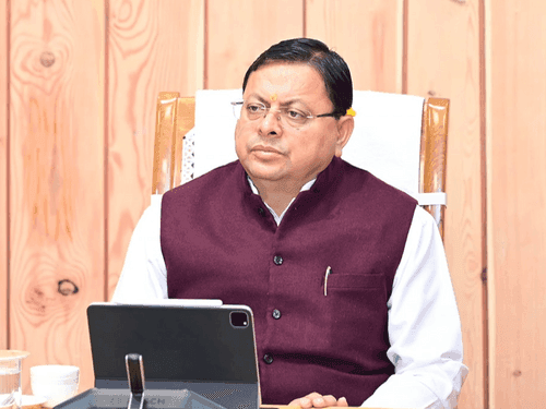 सीएम धामी ने भू-कानून के संबंध में अधिकारियों के साथ की उच्च स्तरीय बैठक