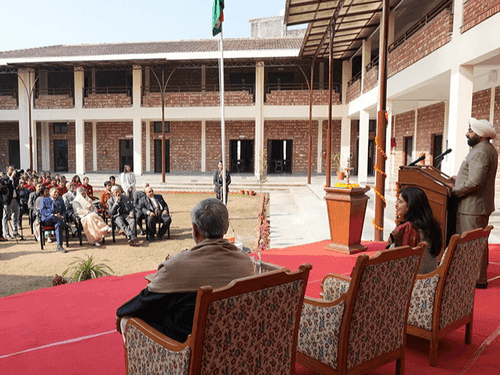 राज्यपाल गुरमीत सिंह ने हिम ज्योति स्कूल के मध्य विंग का किया उद्घाटन
