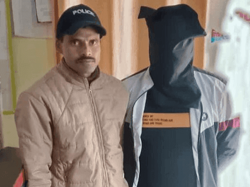 Image for शराब तस्करी करने वालों के विरूद्ध पिथौरागढ़ पुलिस की कार्यवाही जारी