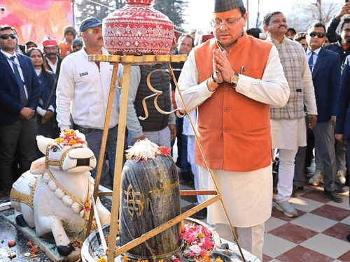 Image for सीएम धामी ने चटकेश्वर मंदिर व सैनी गांव के देवल मंदिर में की पूजा अर्चना