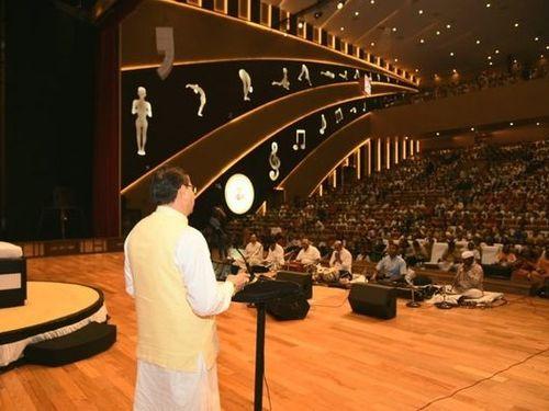 Image for श्री मोरारी बापू के सानिध्य में आयोजित ‘श्री रामकथा’ में सीएम धामी ने किया प्रतिभाग