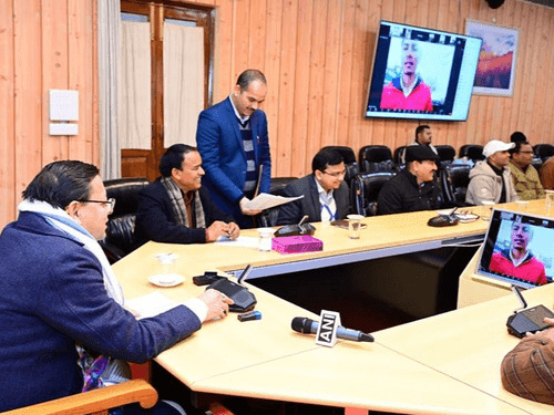 सीएम धामी ने 241 विद्यार्थियों के खाते में डीबीटी के माध्यम से धनराशि की ट्रांसफर