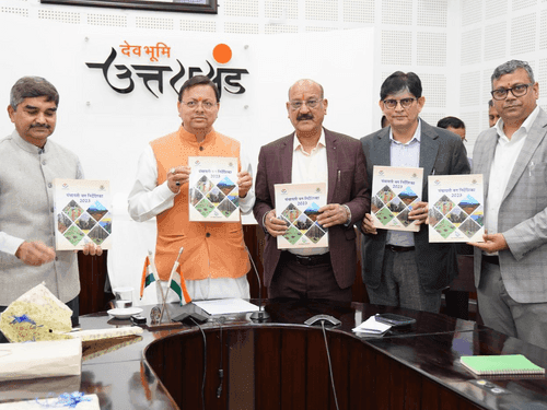 सीएम धामी ने पंचायती वन निर्देशिका 2023 का किया विमोचन