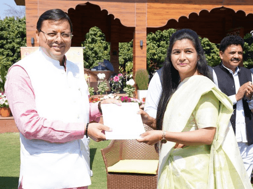 Image for सीएम धामी ने 27 अभ्यर्थियों को प्रदान किये नियुक्ति पत्र