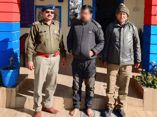 04 ग्राम अवैध स्मैक के साथ नशा तस्कर गिरफ्तार