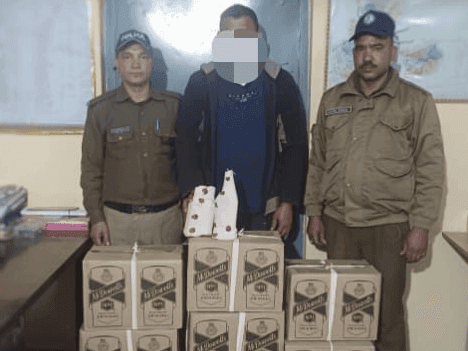 Image for 9 पेटी अवैध अंग्रेजी शराब परिवहन करते हुए अभियुक्त गिरफ्तार