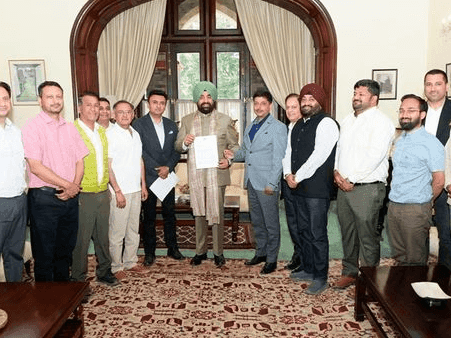 राज्यपाल गुरमीत सिंह ने होटल एसोसिएशन के पदाधिकारियों के साथ की बैठक