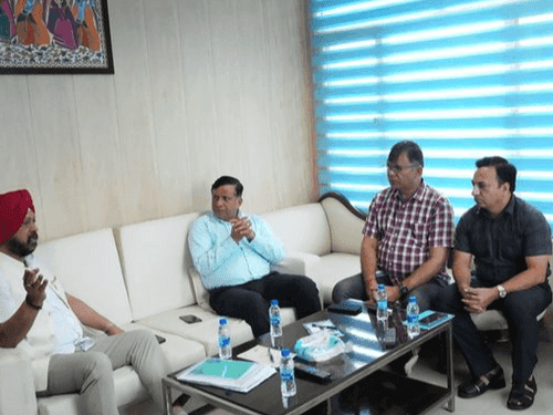 सब कमेटी के सदस्यों ने सूचना महानिदेशक से की भेंट