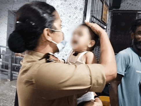 उत्तराखण्ड पुलिस ने खोयी हुई बच्ची को मिलाया उसके परिजनों से