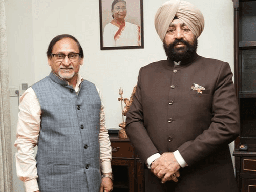 वाडिया हिमालय भूविज्ञान संस्थान के पूर्व निदेशक ने राज्यपाल से की भेंट