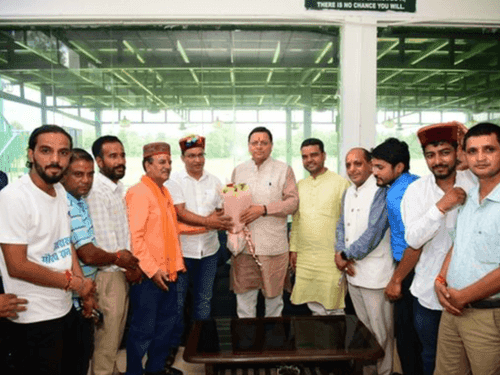 Image for पुरोला विधानसभा से आए प्रतिनिधि मंडल ने सीएम धामी से की भेंट