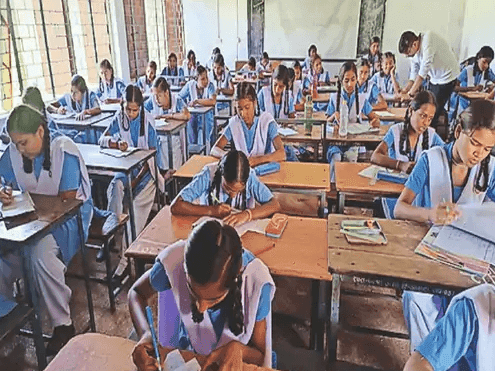 माध्यमिक एवं उच्च प्राथमिक विद्यालयों में अर्द्धवार्षिक गृह परीक्षाओं का हुआ शुभारंभ