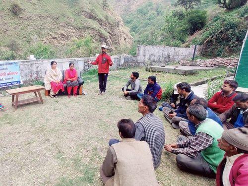 यमुनोत्री क्षेत्र में ग्रामीणों के लिए निःशुल्क फुट मसाज थेरेपी का प्रशिक्षण कैंप आयोजित किया गया 