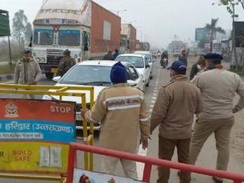 राज्य के बाॅर्डर पर पुलिस ने श्रद्धालुओं को भेजा वापस