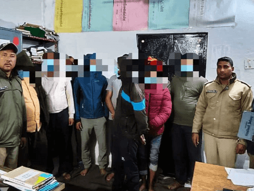 ताश की गड्डी व नगदी के साथ जुआरी गिरफ्तार