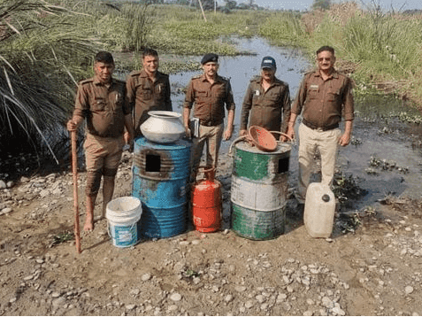 हरिद्वार पुलिस ने 50 लीटर अवैध कच्ची शराब की बरामद