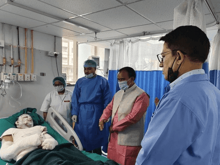 Image for स्वास्थ्य मंत्री डाॅ0 धन सिंह रावत ने दून मेडिकल कॉलेज का किया निरीक्षण