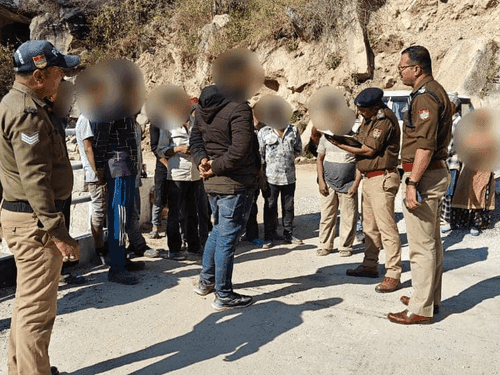एसएसपी अल्मोड़ा के निर्देशन में जनपद अल्मोड़ा में चला सघन सत्यापन अभियान