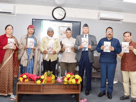 मुख्य सचिव ने ‘गढ़वाल और प्रथम विश्व युद्ध’ पुस्तक का किया विमोचन