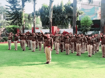 पुलिस महानिदेशक द्वारा सभी अधिकारियों एवं कर्मचारियों को दिलाई गई शपथ