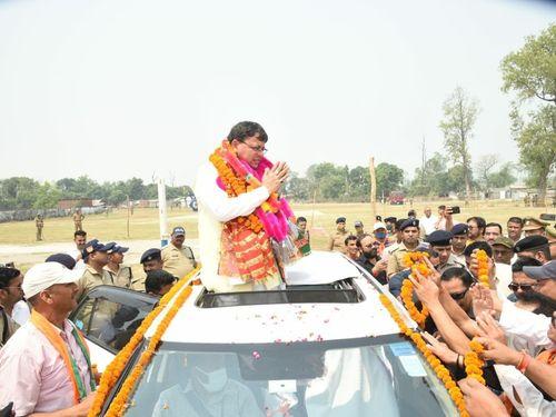 Image for सीएम धामी ने चंपावत विधानसभा क्षेत्र में आयोजित रोड शो और जनसभा में प्रतिभाग किया