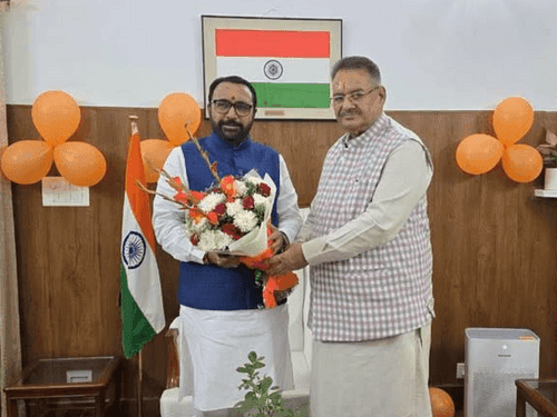 Image for कैबिनेट मंत्री गणेश जोशी ने केंद्रीय मंत्री प्रतापराव जाधव से की भेंट
