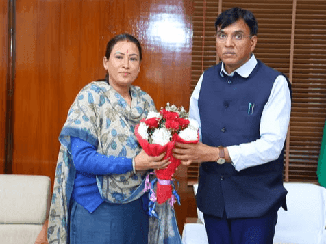 कैबिनेट मंत्री रेखा आर्या ने केंद्रीय खेल मंत्री मनसुख मंडाविया से की भेंट