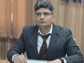 Image for जिलाधिकारी चमोली ने अधिशासी अधिकारियों के साथ की बैठक