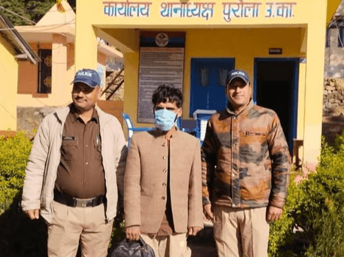 Image for 1 किलो 248 ग्राम अवैध चरस के साथ तस्कर गिरफ्तार