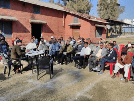 दून पुलिस ने जानी बुजुर्गों की कुशलक्षेम