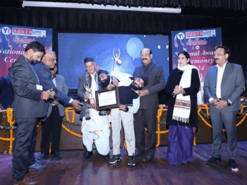 Image for विभिन्न क्षेत्रों में सर्वश्रेष्ठ कार्य कर रहे युवाओं को किया गया सम्मानित
