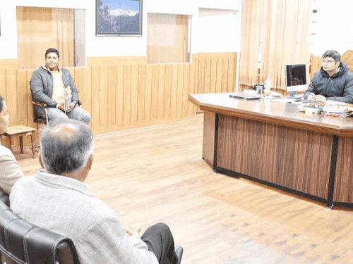 Image for जिलाधिकारी चमोली ने अधिकारियों को दिये निर्देश