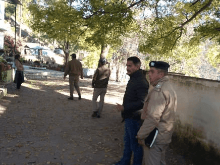 उत्तरकाशी पुलिस द्वारा मतदान केन्द्रों का किया गया भौतिक निरीक्षण