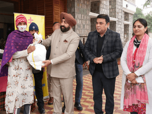 Governor Gurmit Singh distributed monthly nutrition kits to 13 TB patients